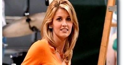 erin andrews uncensored|Erin Andrews Nude Peephole Video Is Still An Internet Sensation